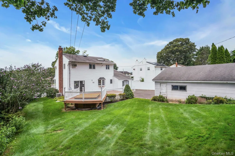 7 Tomkins Court Commack, NY 11725