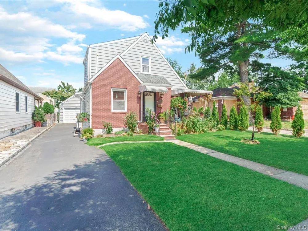 1517 Falmouth Avenue New Hyde Park, NY 11040