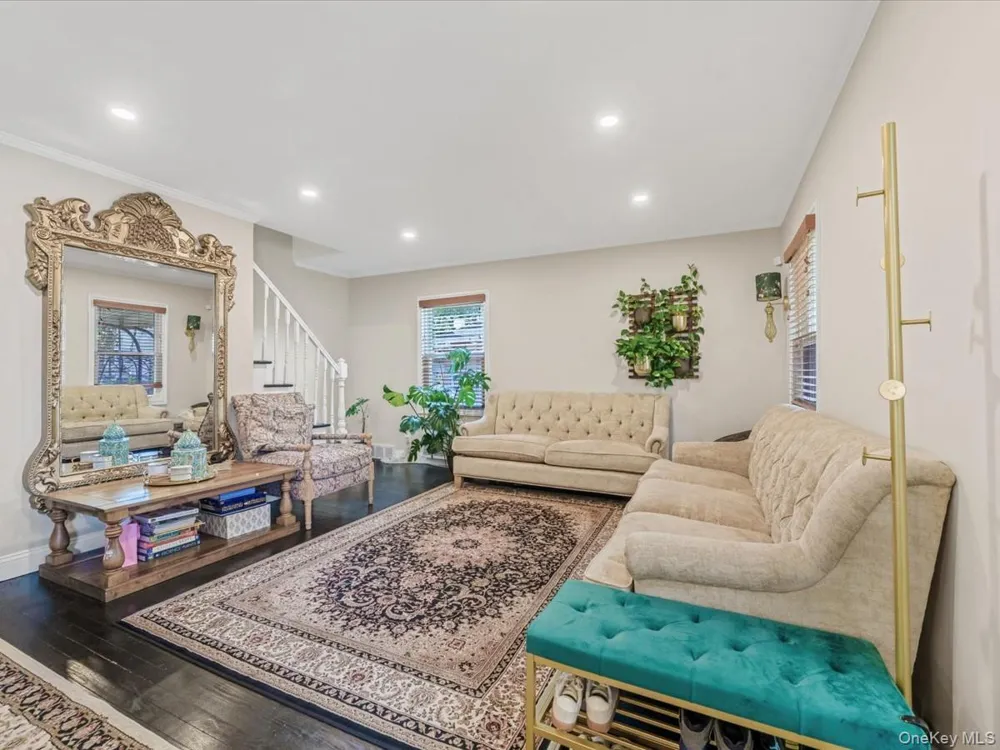 1517 Falmouth Avenue New Hyde Park, NY 11040