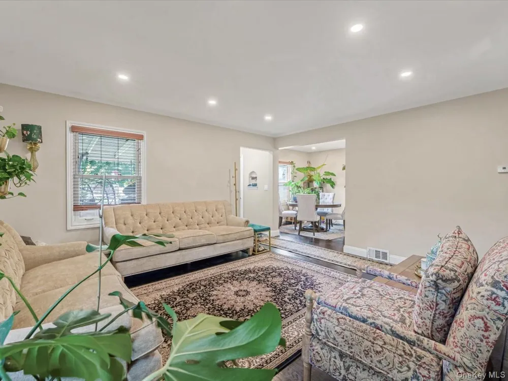 1517 Falmouth Avenue New Hyde Park, NY 11040