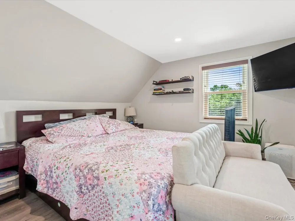 1517 Falmouth Avenue New Hyde Park, NY 11040