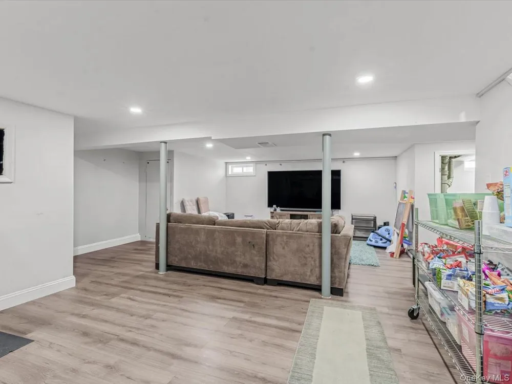 1517 Falmouth Avenue New Hyde Park, NY 11040