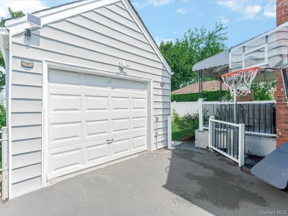 1517 Falmouth Avenue New Hyde Park, NY 11040