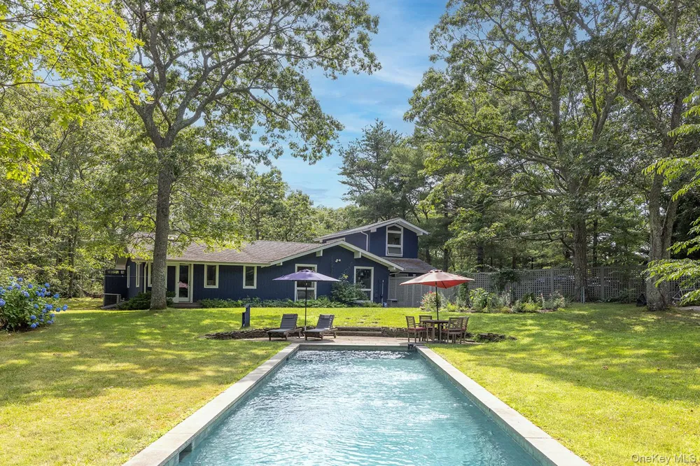 197 Two Holes Water Road East Hampton, NY 11937