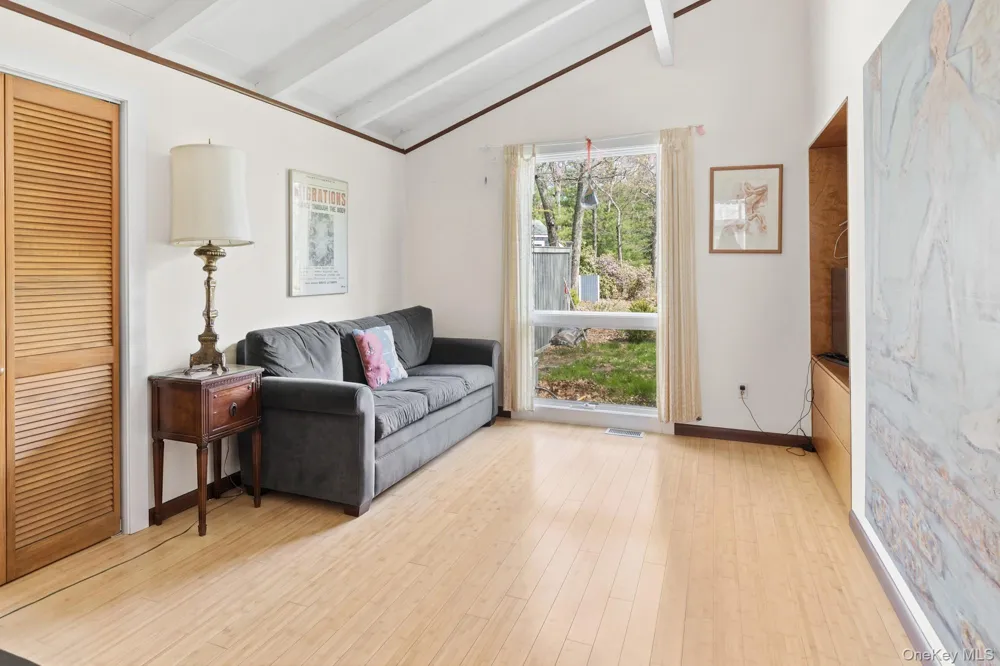 197 Two Holes Water Road East Hampton, NY 11937