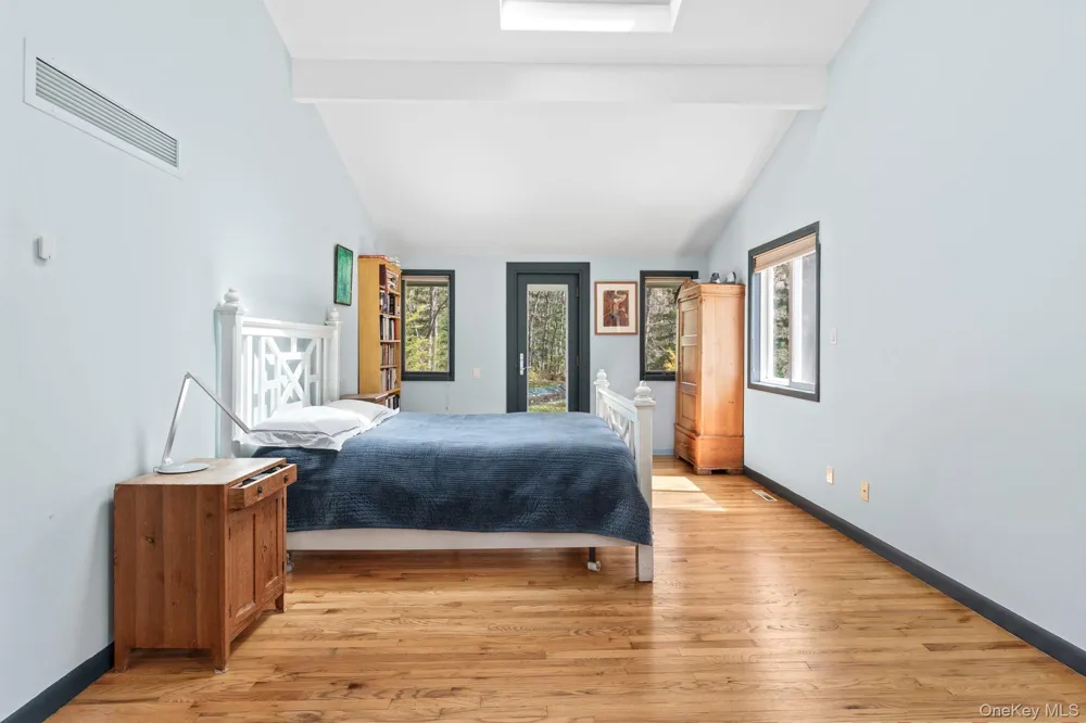197 Two Holes Water Road East Hampton, NY 11937