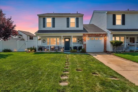 67 Hopewell Ln