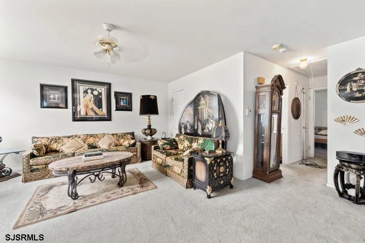 160 Elmtowne Blvd Hammonton, NJ 08037