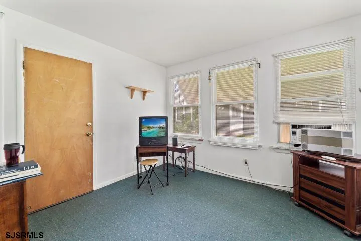 160 Elmtowne Blvd Hammonton, NJ 08037