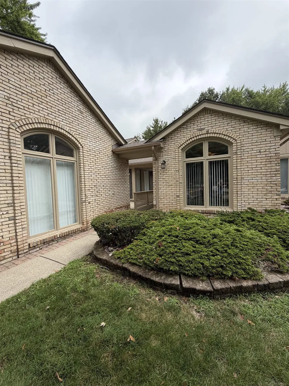 43076 W Kirkwood Drive Clinton Charter Township, MI 48038