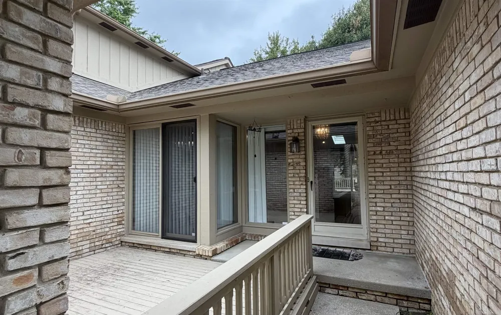 43076 W Kirkwood Drive Clinton Charter Township, MI 48038