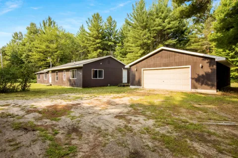 1179 NE Dexter Road