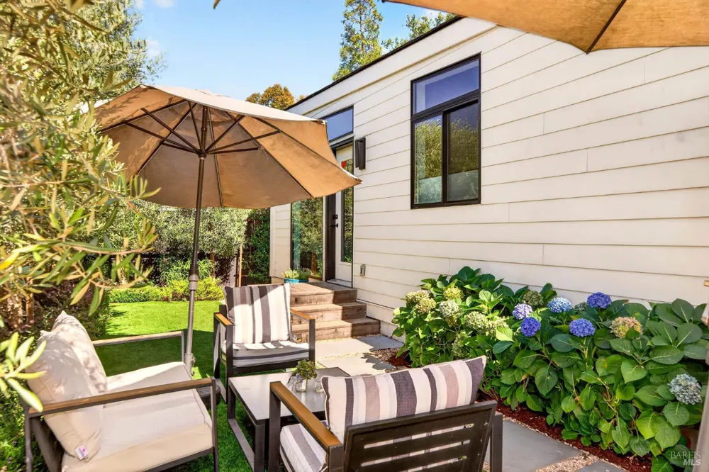 1571 Menlo Avenue Napa, CA 94558