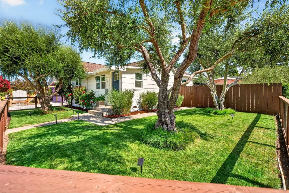 1571 Menlo Avenue Napa, CA 94558