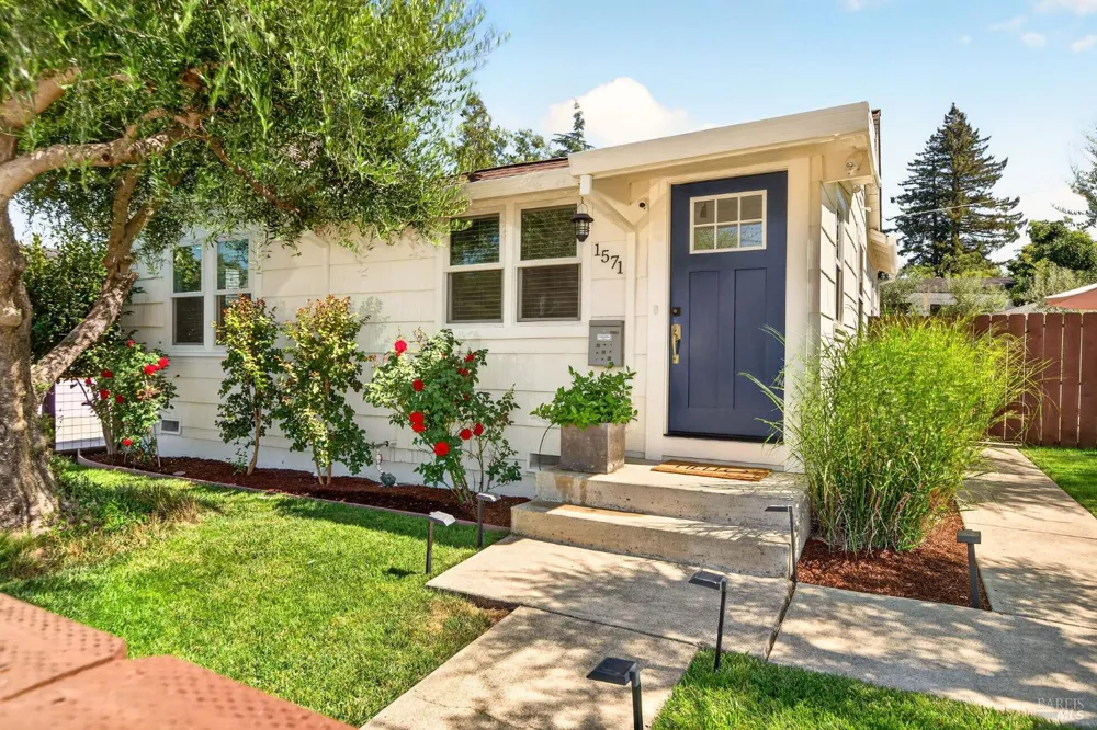 1571 Menlo Avenue Napa, CA 94558