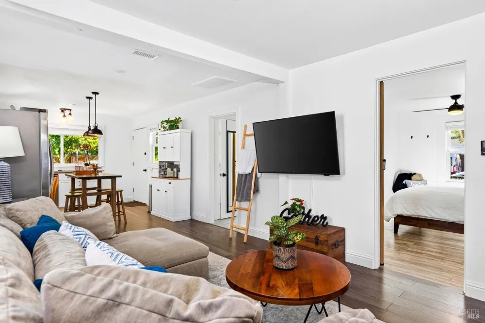 1571 Menlo Avenue Napa, CA 94558