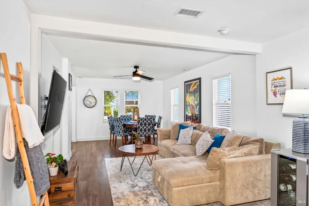 1571 Menlo Avenue Napa, CA 94558