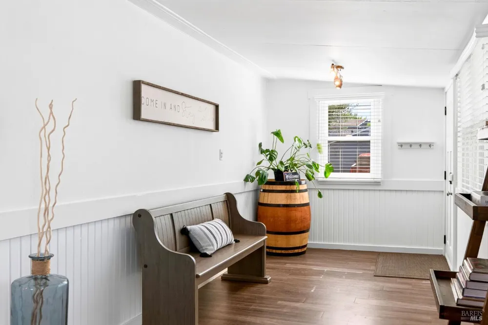 1571 Menlo Avenue Napa, CA 94558