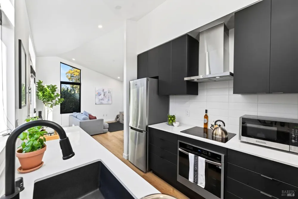 1571 Menlo Avenue Napa, CA 94558