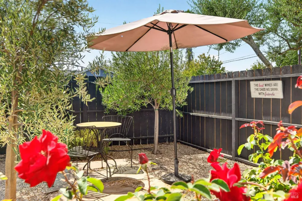 1571 Menlo Avenue Napa, CA 94558