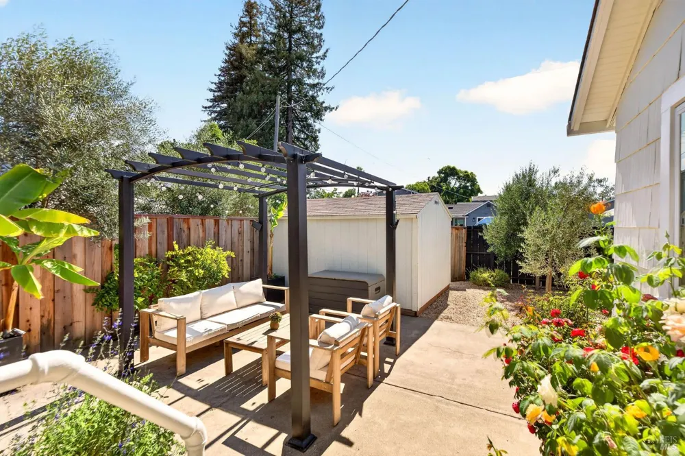 1571 Menlo Avenue Napa, CA 94558