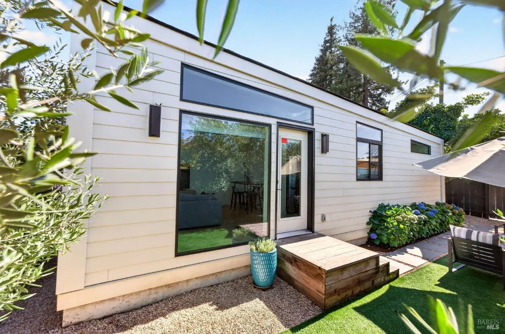 1571 Menlo Avenue Napa, CA 94558
