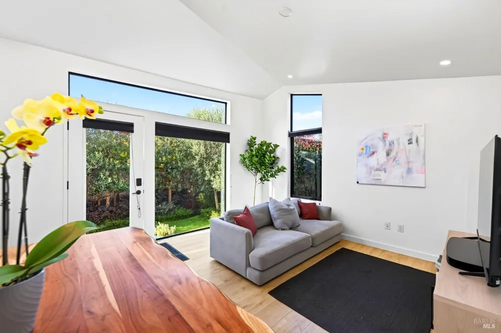 1571 Menlo Avenue Napa, CA 94558