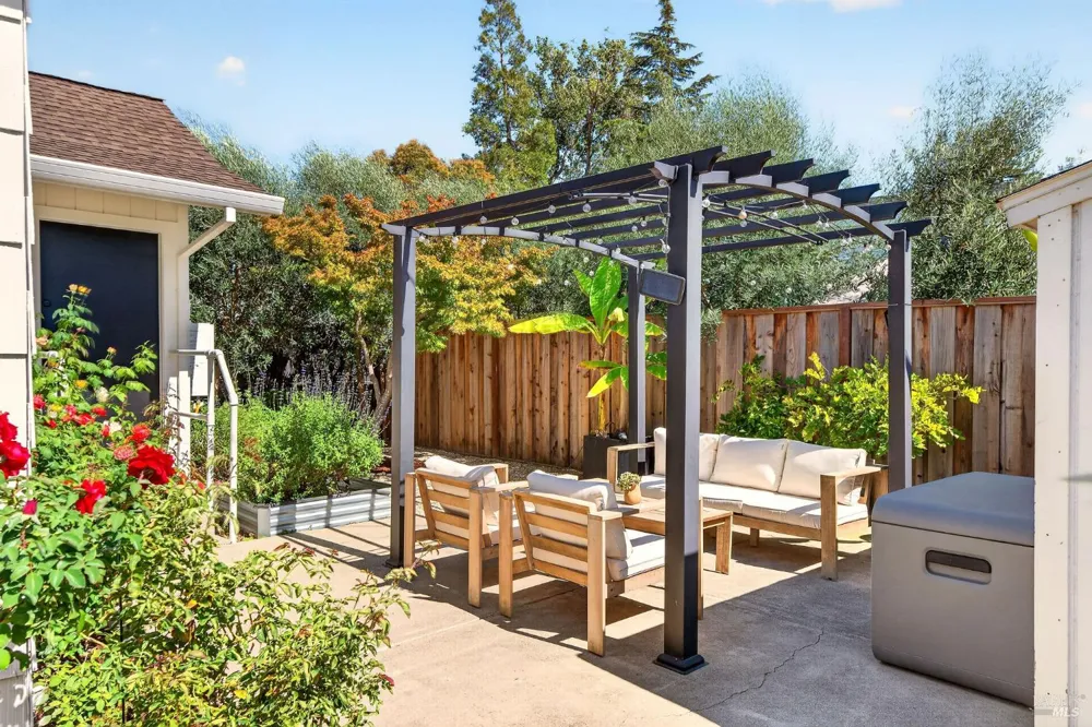 1571 Menlo Avenue Napa, CA 94558