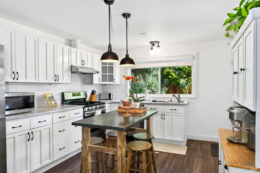 1571 Menlo Avenue Napa, CA 94558