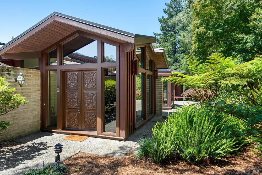 40 Blue Ridge Road Kentfield, CA 94904