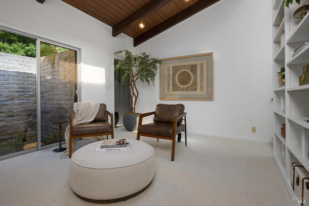 40 Blue Ridge Road Kentfield, CA 94904