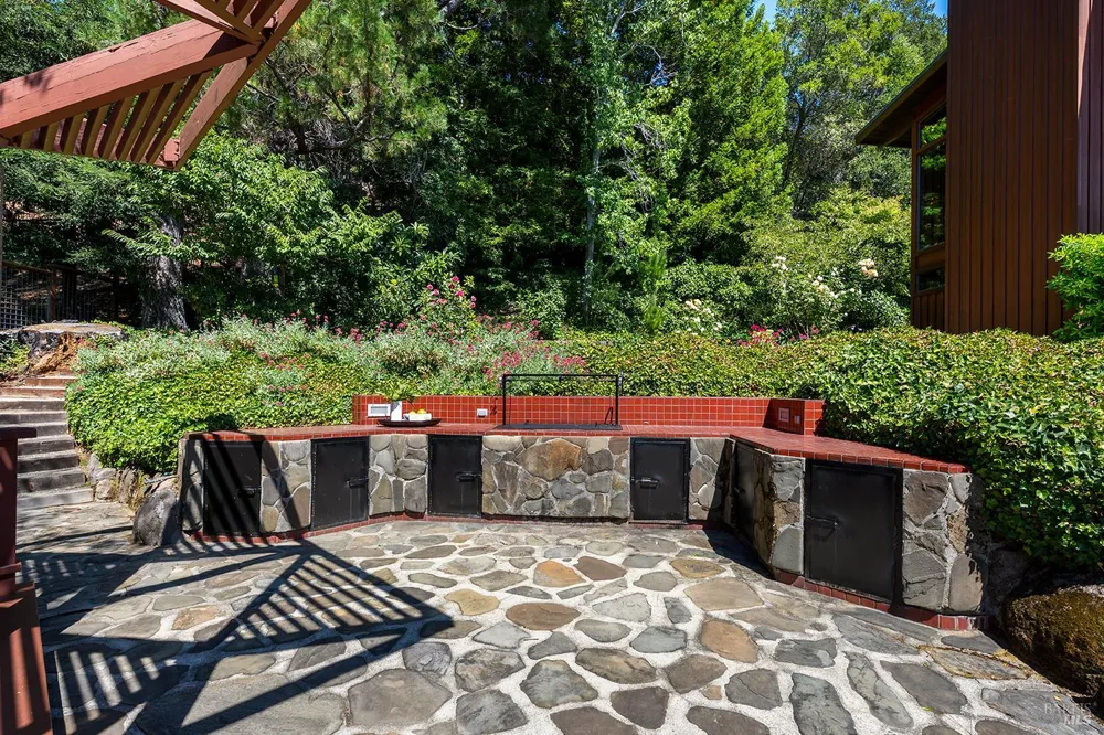 40 Blue Ridge Road Kentfield, CA 94904