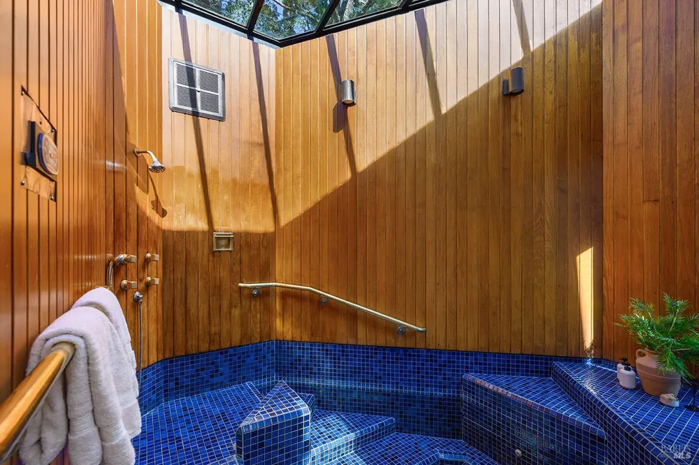 40 Blue Ridge Road Kentfield, CA 94904