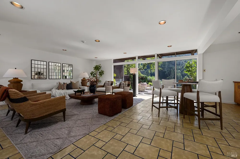 40 Blue Ridge Road Kentfield, CA 94904