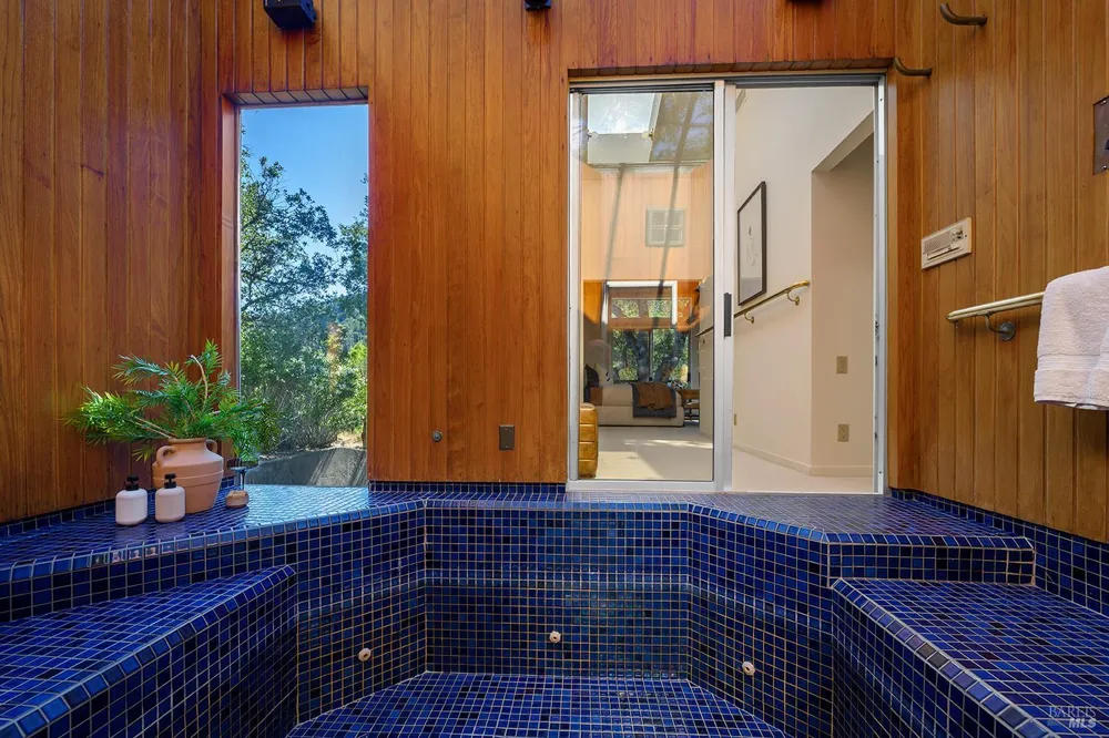 40 Blue Ridge Road Kentfield, CA 94904