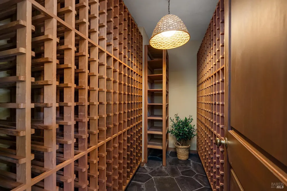 40 Blue Ridge Road Kentfield, CA 94904