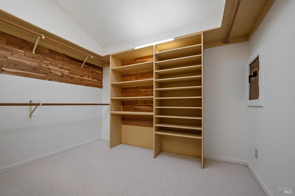 40 Blue Ridge Road Kentfield, CA 94904