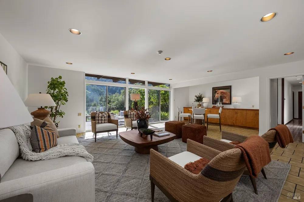 40 Blue Ridge Road Kentfield, CA 94904