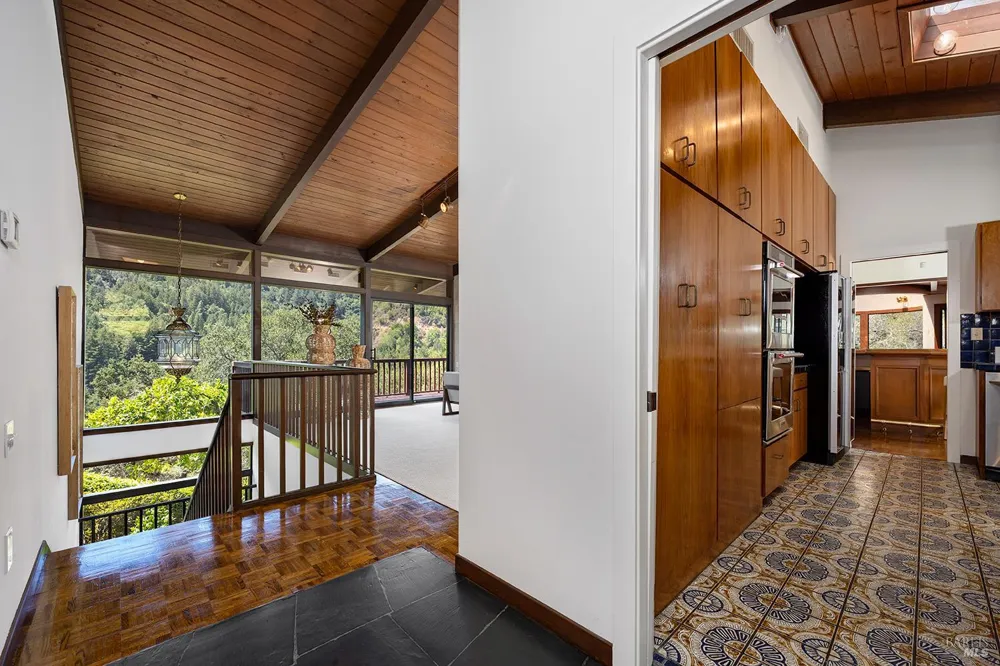 40 Blue Ridge Road Kentfield, CA 94904