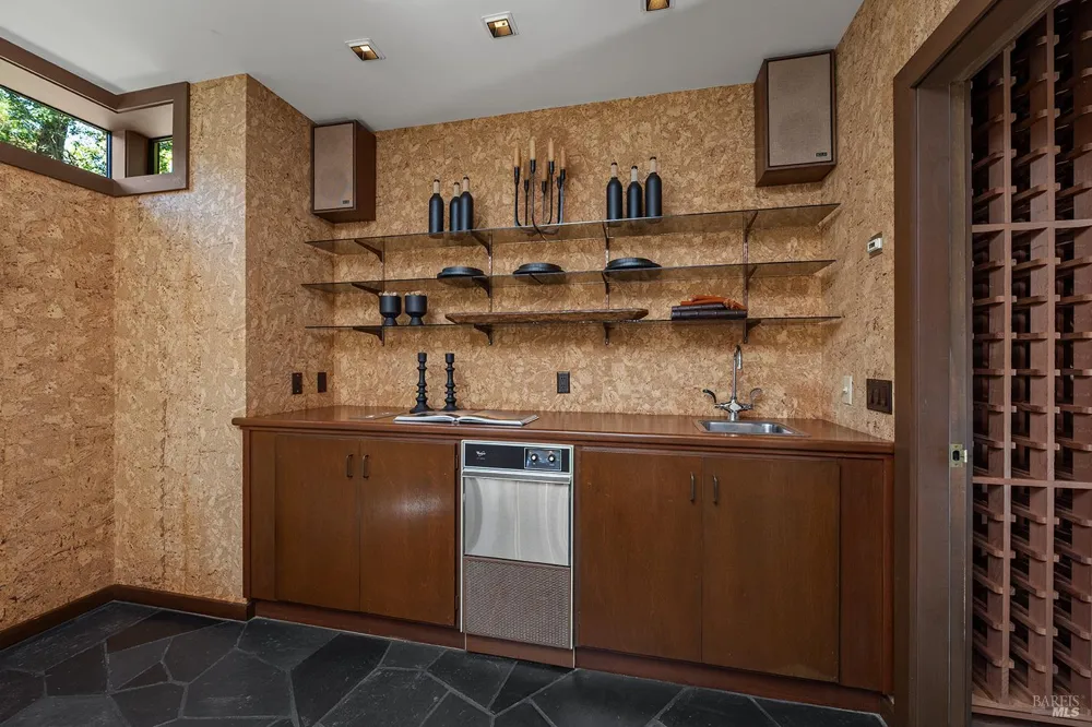 40 Blue Ridge Road Kentfield, CA 94904