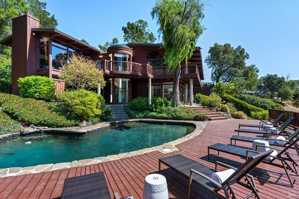 40 Blue Ridge Road Kentfield, CA 94904