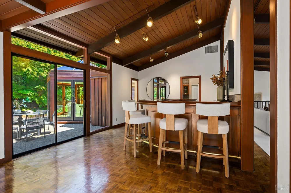 40 Blue Ridge Road Kentfield, CA 94904