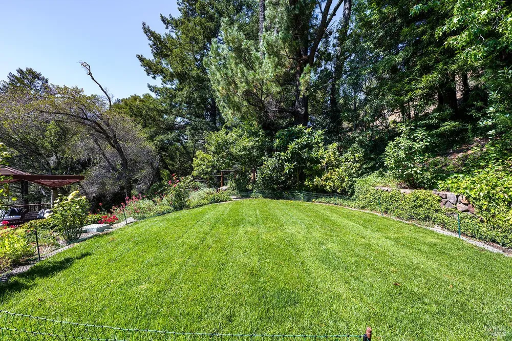 40 Blue Ridge Road Kentfield, CA 94904