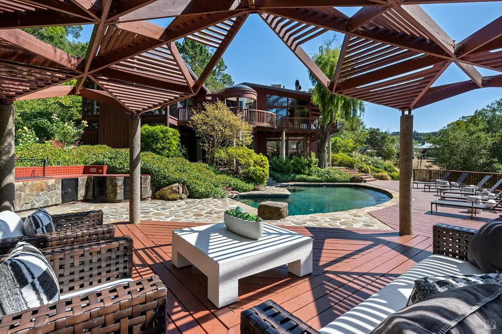 40 Blue Ridge Road Kentfield, CA 94904