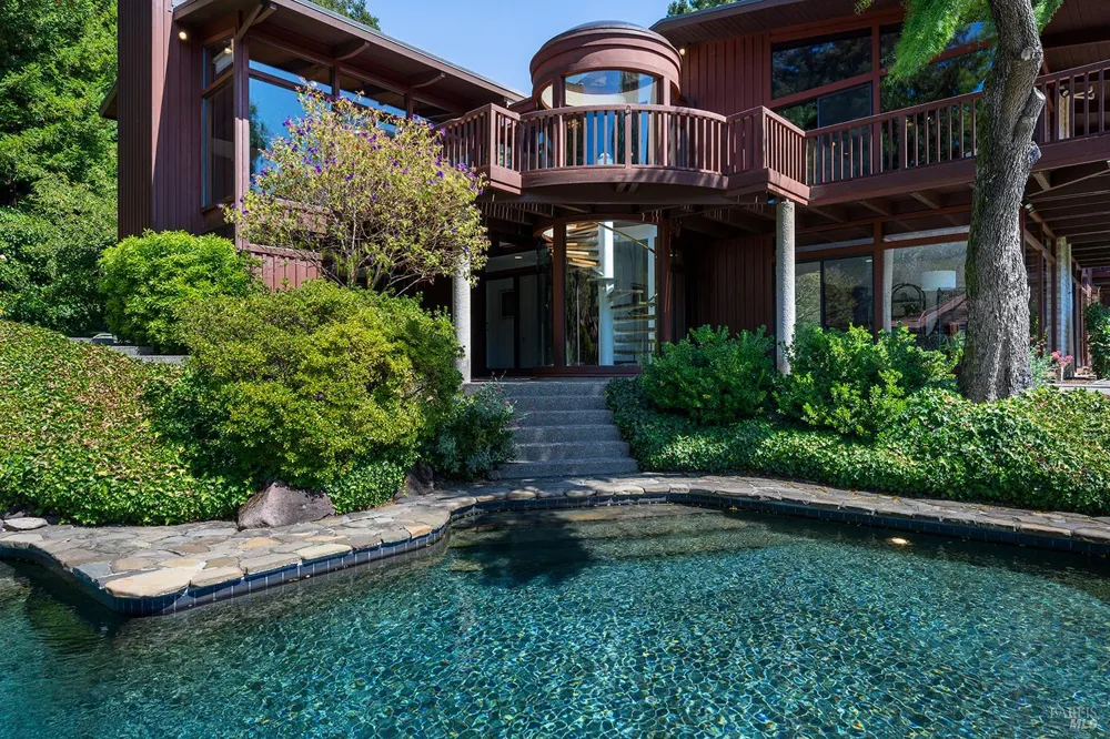 40 Blue Ridge Road Kentfield, CA 94904