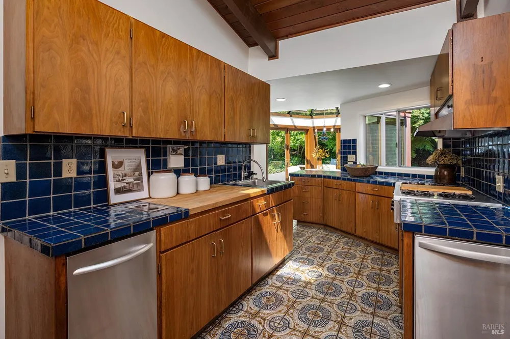40 Blue Ridge Road Kentfield, CA 94904