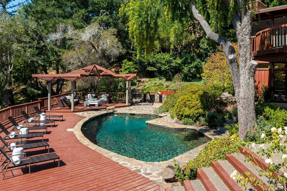 40 Blue Ridge Road Kentfield, CA 94904