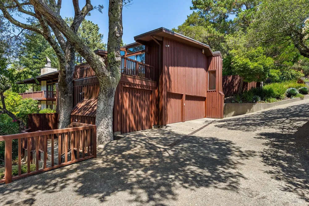 40 Blue Ridge Road Kentfield, CA 94904