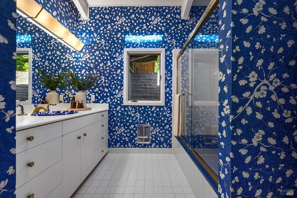 40 Blue Ridge Road Kentfield, CA 94904
