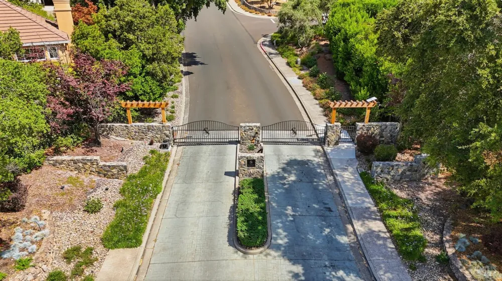 1167 Castle Oaks Drive Napa, CA 94558